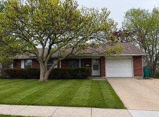 713 Essex Ave, Romeoville, IL 60446