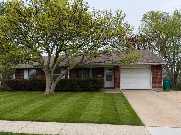 713 Essex Ave, Romeoville, IL 60446