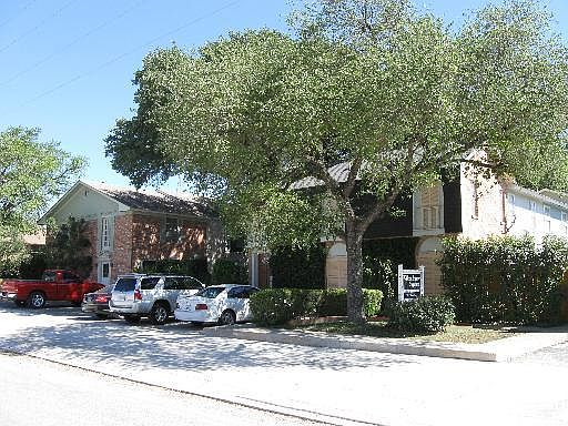 1st image of 2811 Woodbury Dr #306