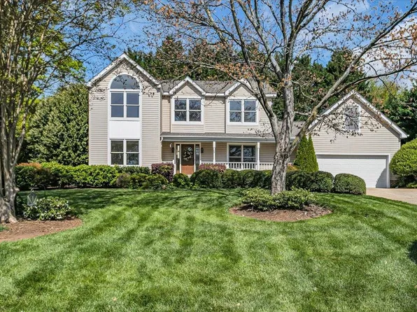 112 Spring Lake Loop, Simpsonville, SC 29681