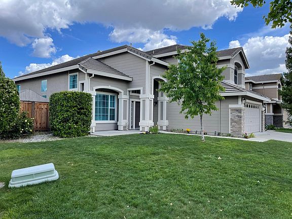 3rd image of 18 Crystal Hill Ct