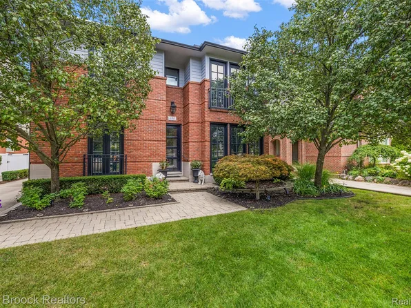 650 Hanna St, Birmingham, MI 48009