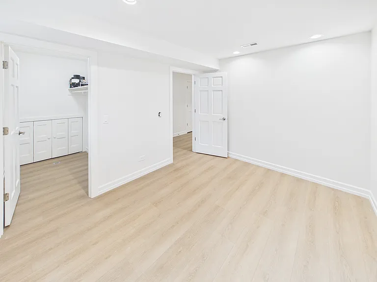 2421 W Lexington St #G — Photo 21