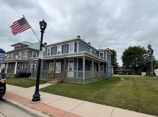613 4th St, Algoma, WI 54201