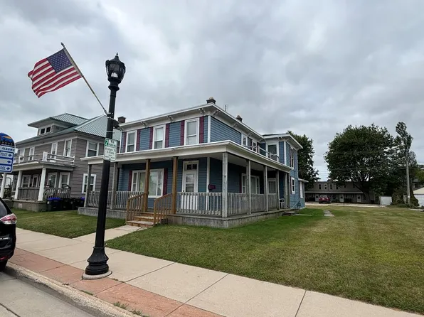 613 4th St, Algoma, WI 54201