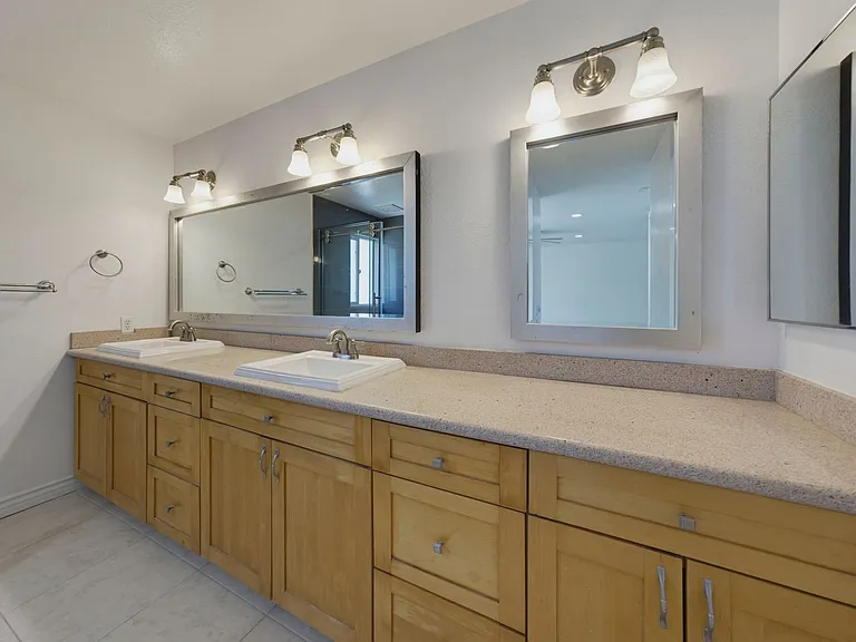 1038 Rimwood Dr — Photo 36