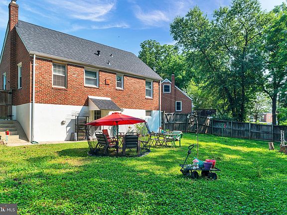 5th image of 17 Hillview Dr