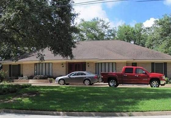 1st image of 320 McNee Dr