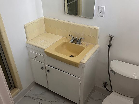 4th image of 1959 Cheremoya Ave APT 7