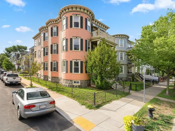 19 Pleasant St, Dorchester, MA 02125