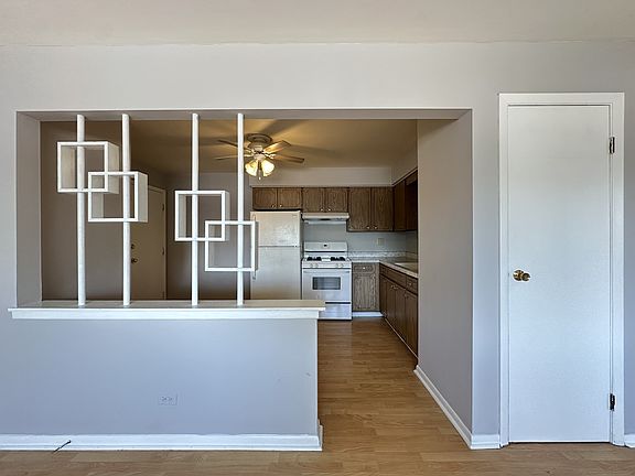2nd image of 4337 Prescott Ave APT 3C