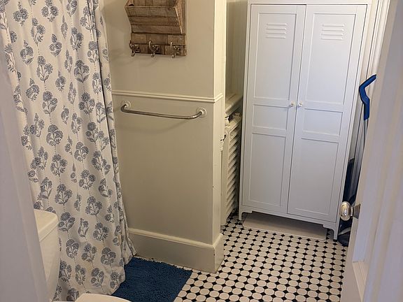 5th image of 170 Marlborough St APT 3R