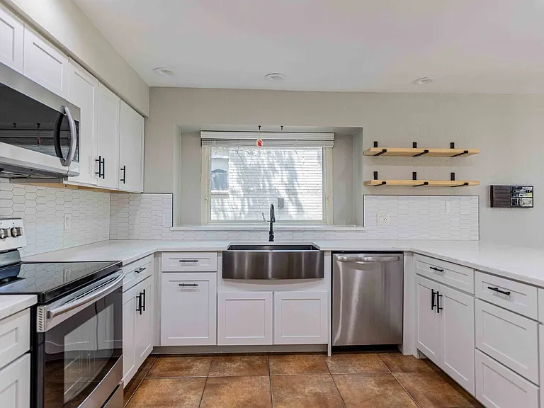 2331 Bluffridge St — Photo 15
