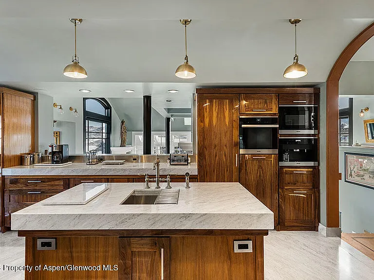 1325 Gateway Rd — Photo 8