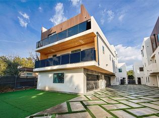 5654 Cartwright Ave, North Hollywood, CA 91601