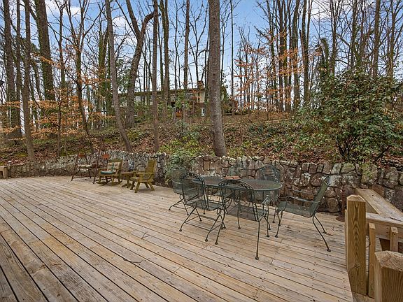 2nd image of 1301 Swann Dr