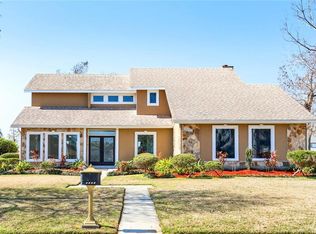 3828 Lake Huron Dr, Harvey, LA 70058