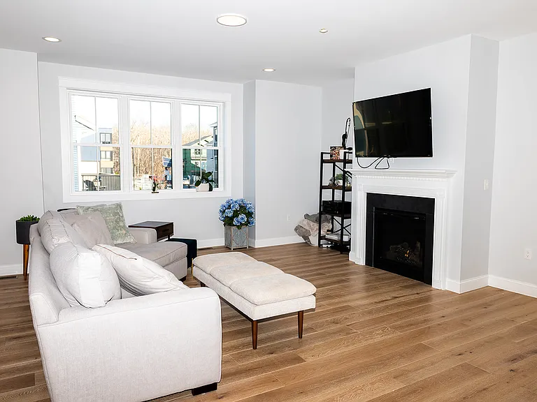 30 Cate St #27 — Photo 11
