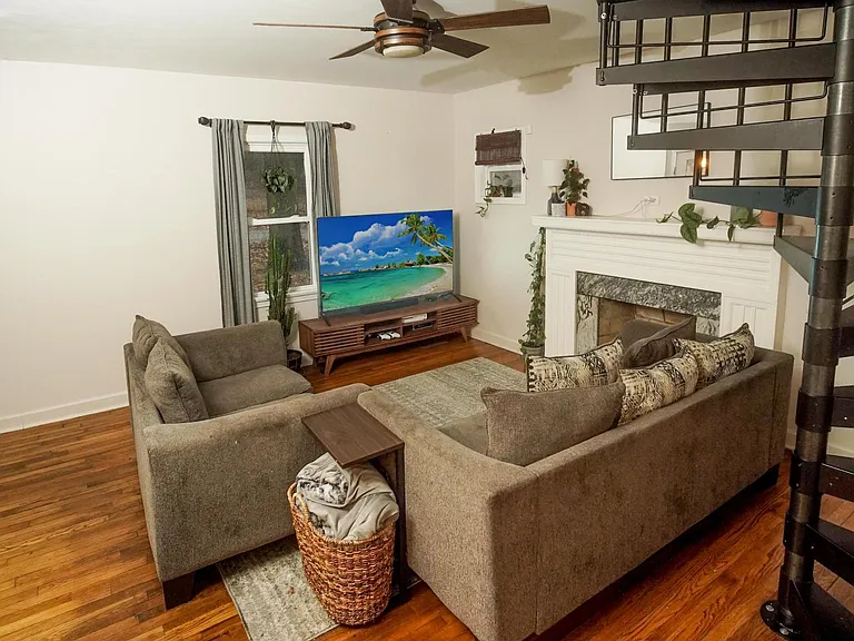 Living room (looking back at the front door)