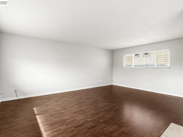 238 San Lorenzo Blvd #5 — Photo 12