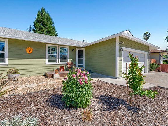 4th image of 950 Emily Avenue