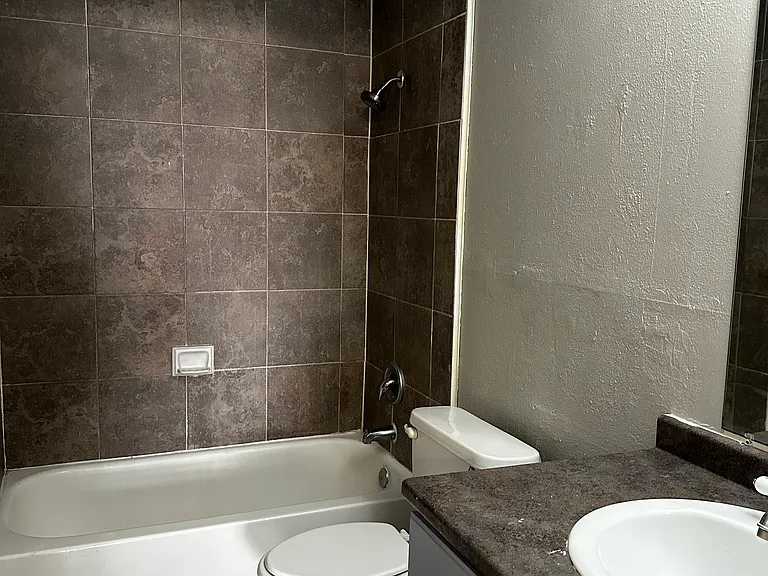 9797 Leawood Blvd #1413 — Photo 7