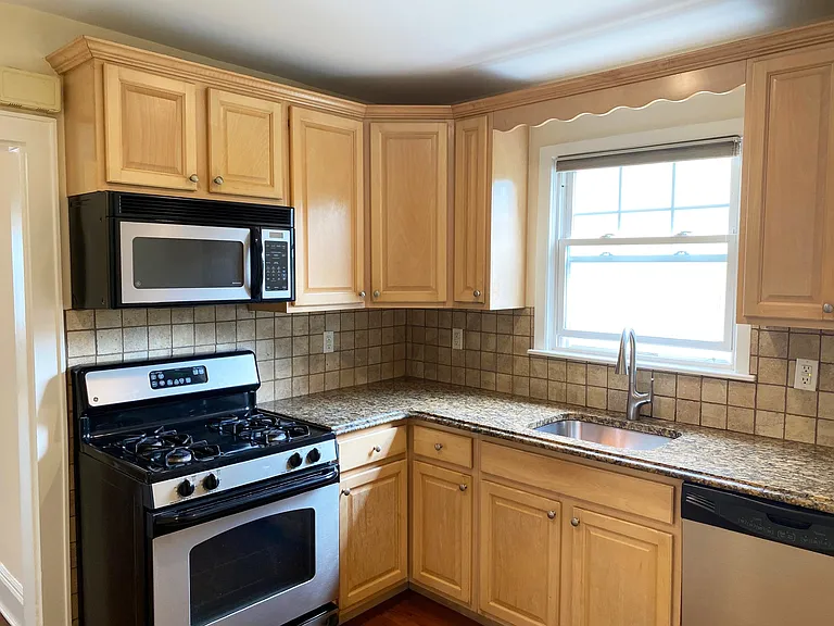 18 S Eckar St #1 — Photo 7