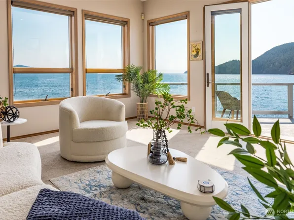 2401 Skyline Way #203 E., Anacortes, WA 98221