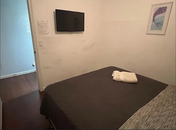 6 bed, 2100 sqft, $750 — Photo 3