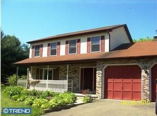 893 Old Forge Rd, Oxford, PA 19363