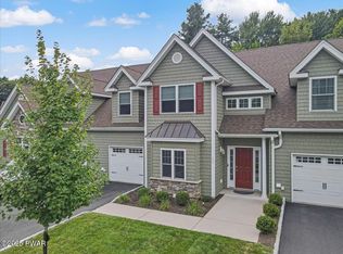 202 Braeburn Path, Matamoras, PA 18336