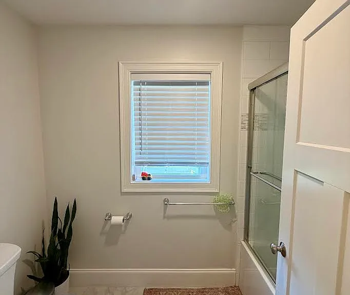 230 Westminster Ave — Photo 8