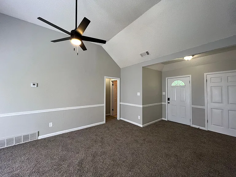 4642 Pembine Dr — Photo 11