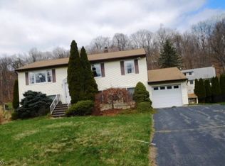 12 Lori Ln, Lincoln Park, NJ 07035