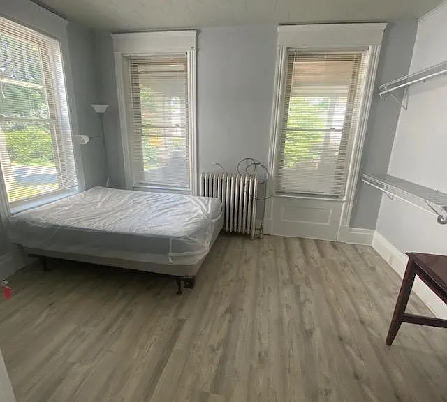 1573 Tibbits Ave — Photo 2