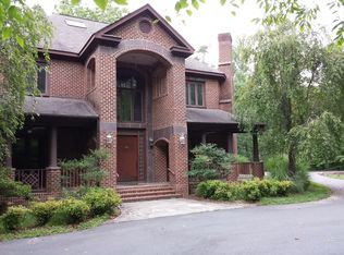 80 Roslyn Forest Ln, Charlottesville, VA 22901