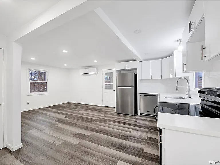 103 N Pierpont Ave — Photo 8