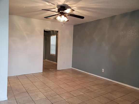 4th image of 1233 Garland St