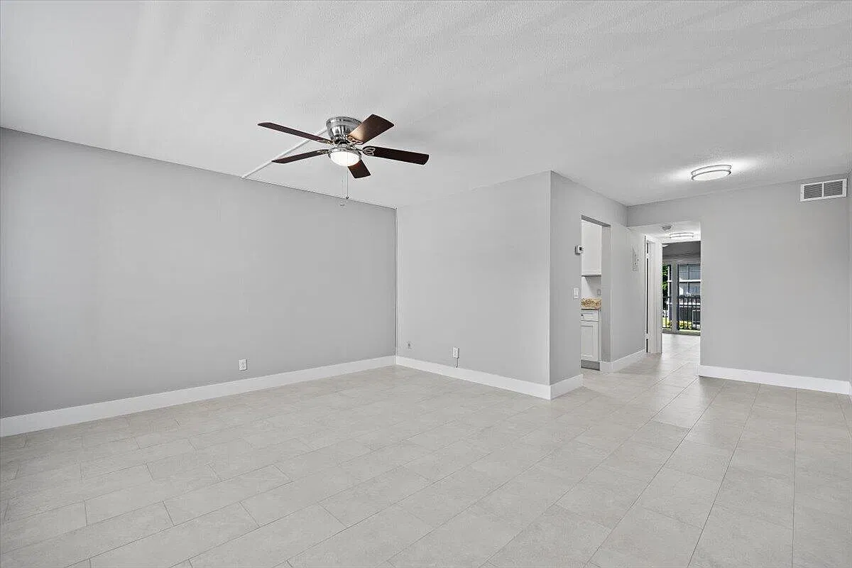 131 Doolen Ct — Photo 4