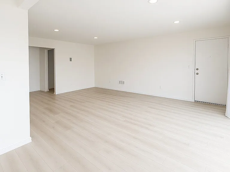 2124 Hermosa Ave #6 — Photo 22