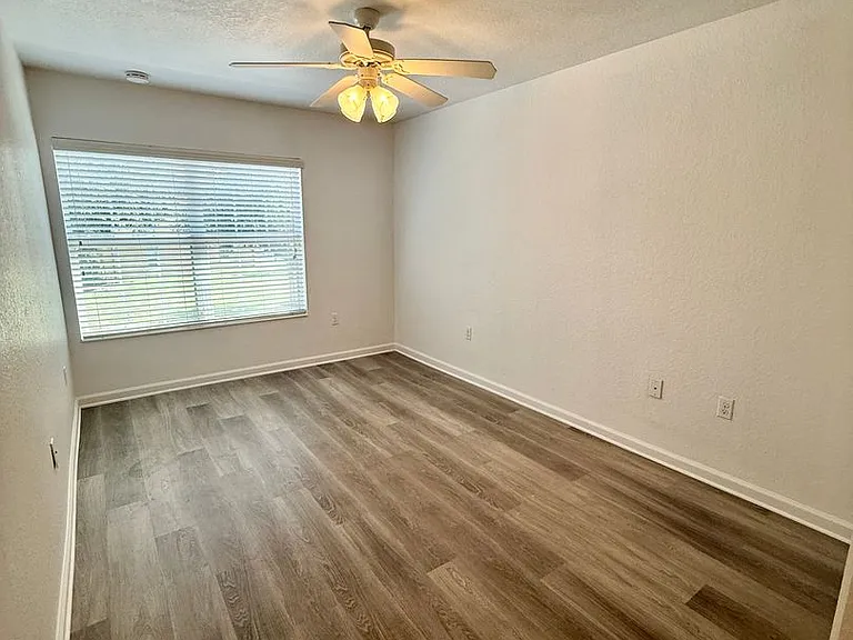 12722 Salomon Cove Dr — Photo 18