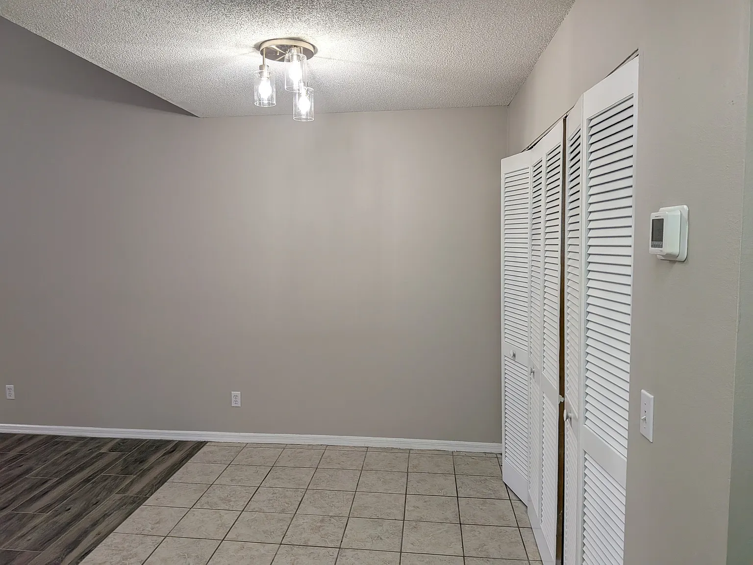 Beautifully Updated 2nd Floor 2/2 Apartment In Brooksville. — Photo 4