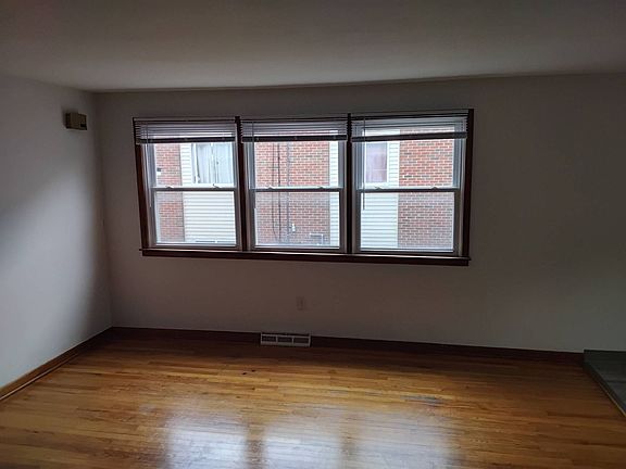 5th image of 138 Polk St APT 2