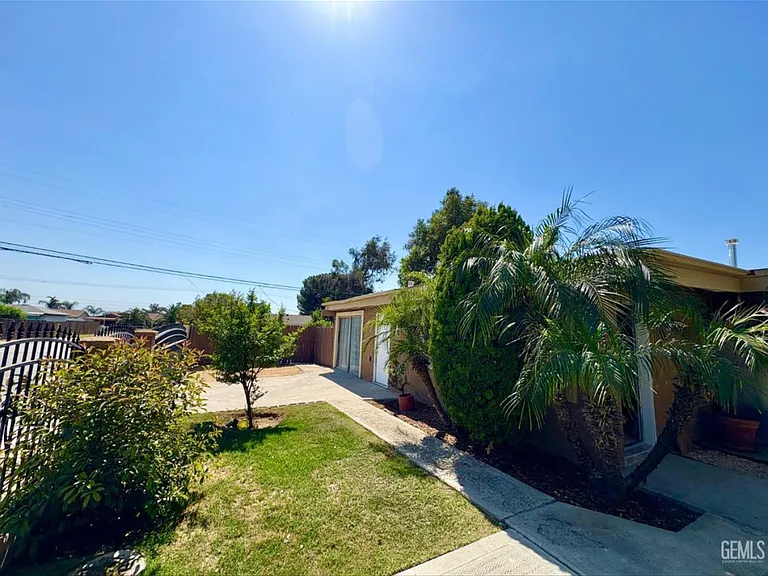 5025 Fillmore Ave #A — Photo 2