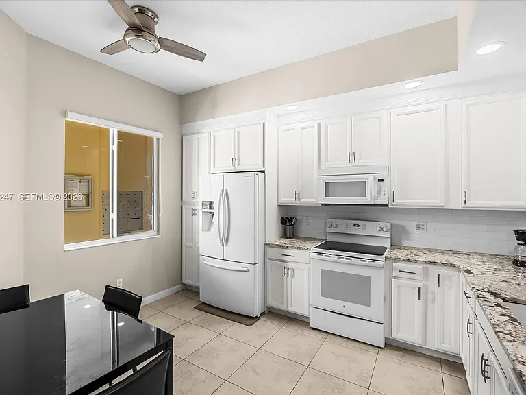 38 Harbour Isle Dr #104 — Photo 4