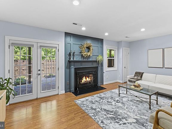 4th image of 46522 Lynnhaven Sq