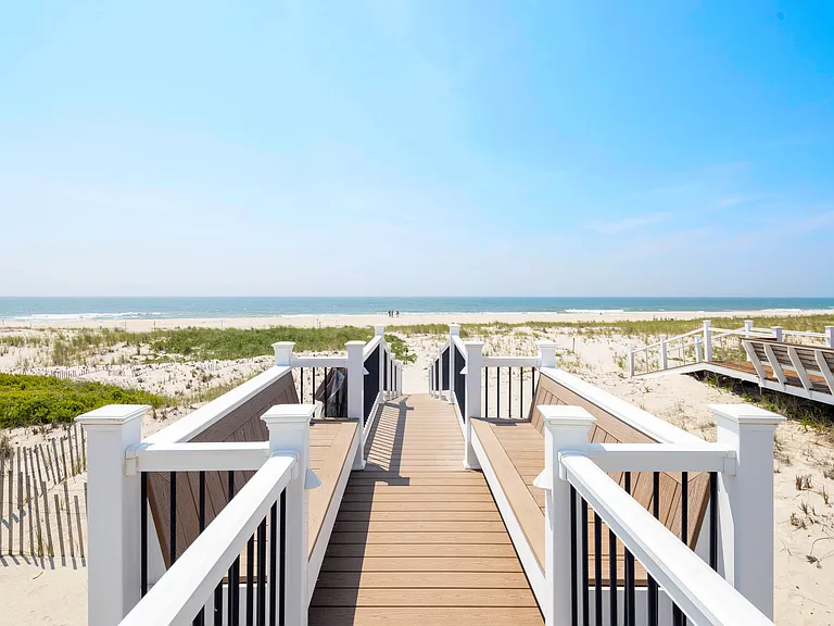 951 Dune Rd #A — Photo 2