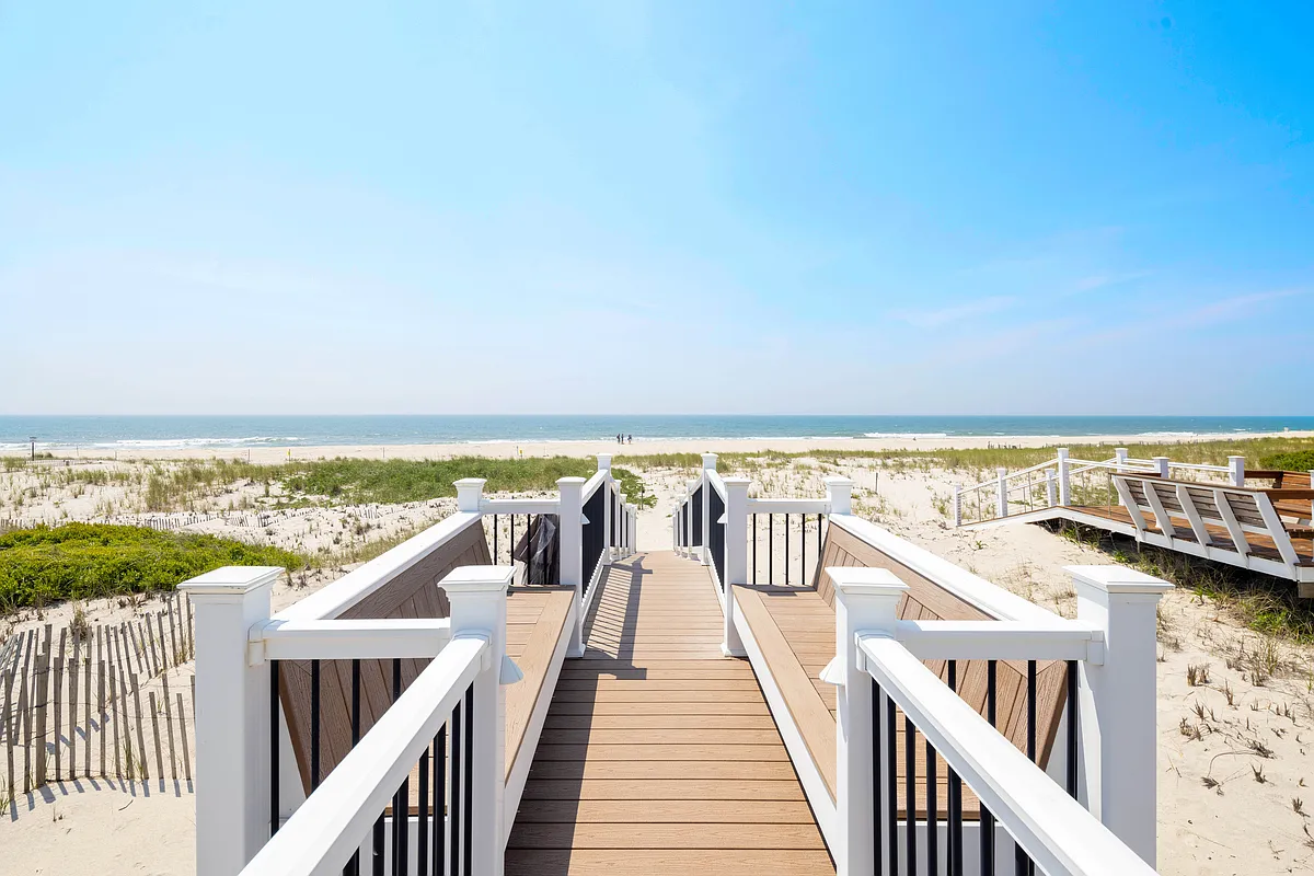 Building Photo - 951 Dune Rd #A