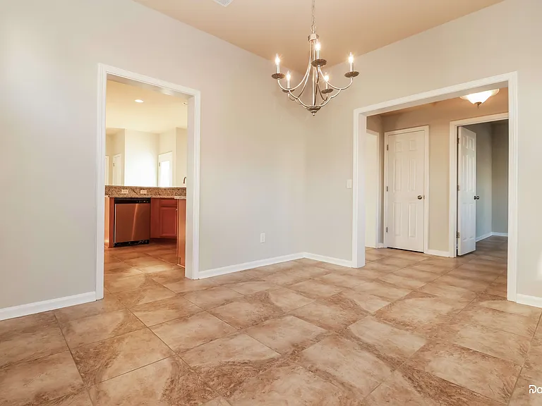 193 Avonshire Dr — Photo 8