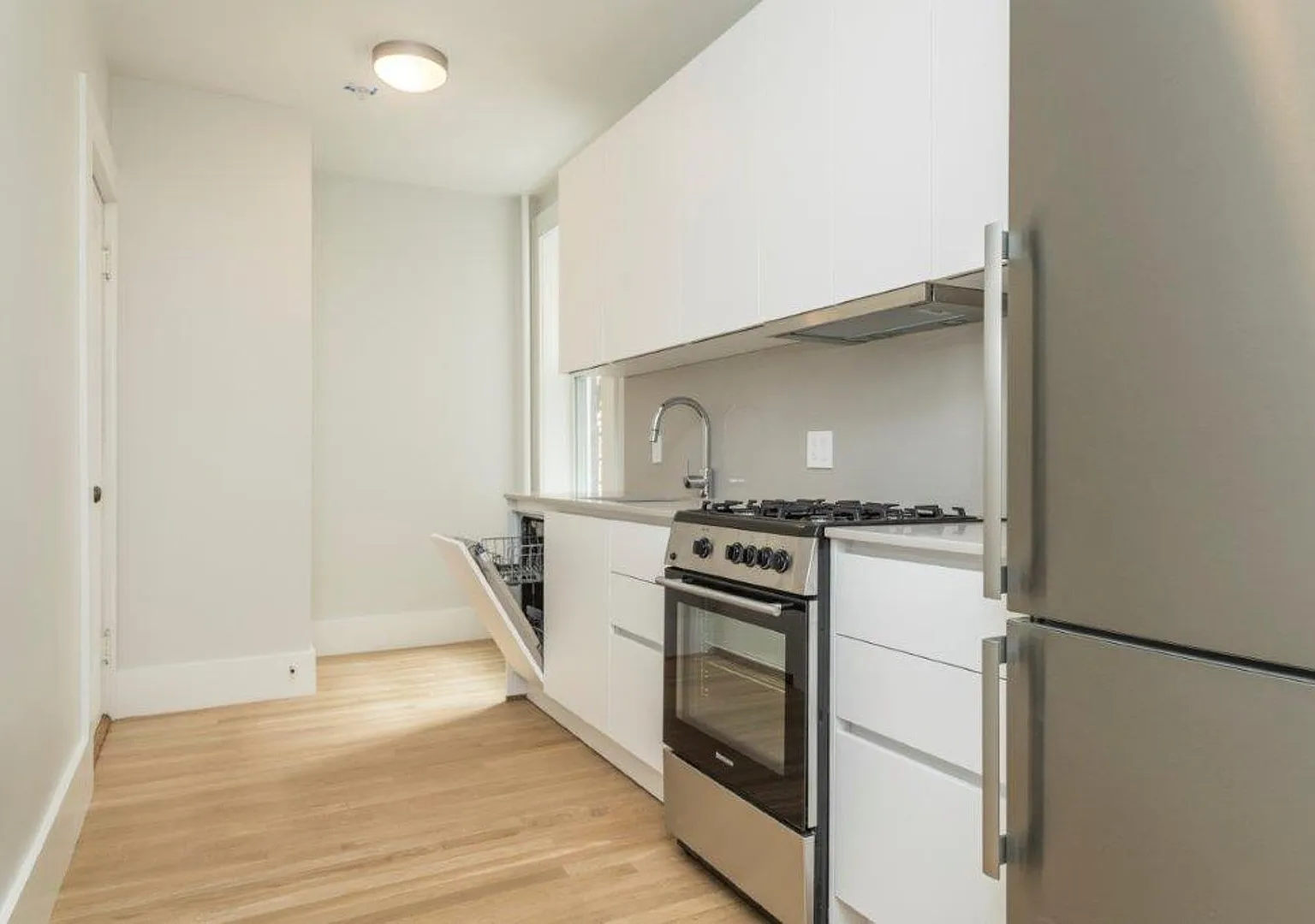 large 1 bed in Brighton — Photo 3